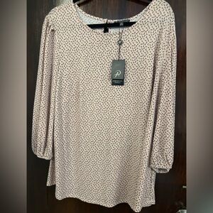 Bundle 2 for $30. NWT Adrianna Papell Cream and Black Patterned Blouse. Size 2XL
